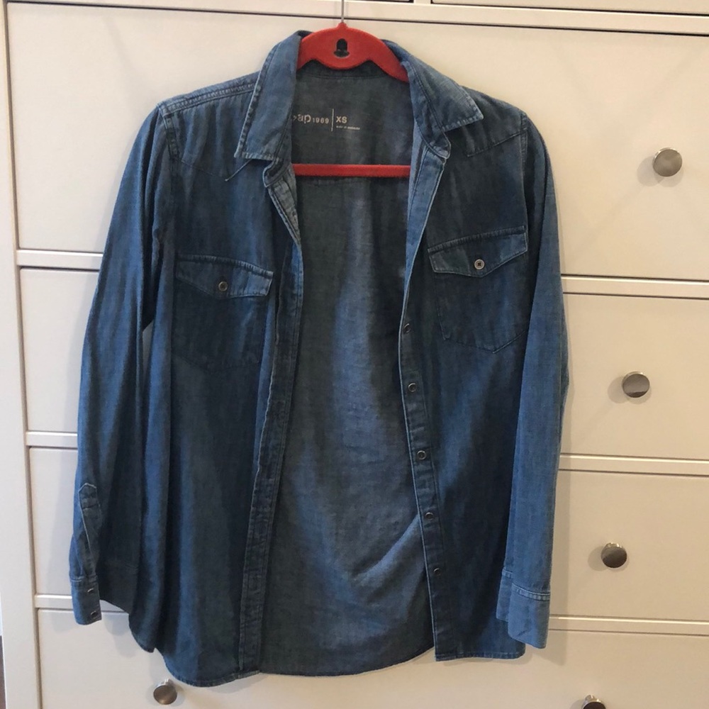 Long Gap chambray button down